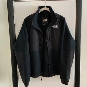 The North Face Women’s Black Fleece Jacket Zip-Up Size Medium